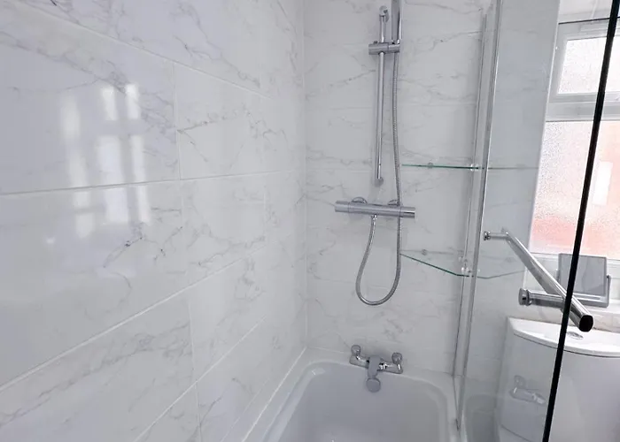 Wellesley House 5br Entire